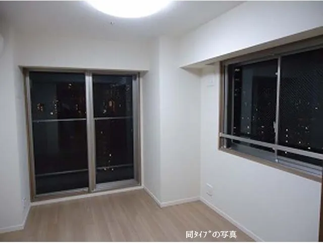 Comforia Monzennakacho - Interior - ["Window", "Fixture", "Wood"]