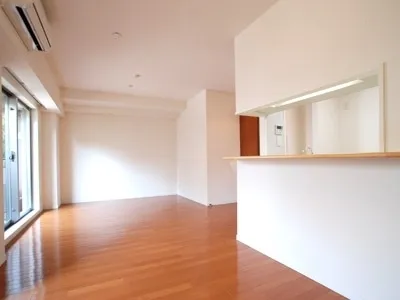 Premier Knotty Yutenji - Interior - ["Wood flooring", "Property", "Room"]