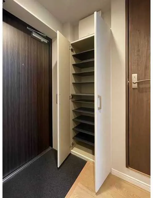 La Douceur Togoshi Ginza - Interior - ["Wood", "Flooring", "Interior design"]