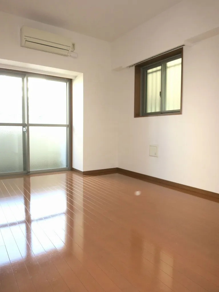 HF Monzen-Nakacho Residence - Interior - ["Window", "Fixture", "Wood"]
