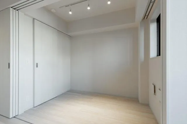 Ipse Kagurazaka - Interior - ["Fixture", "Building", "Wood"]