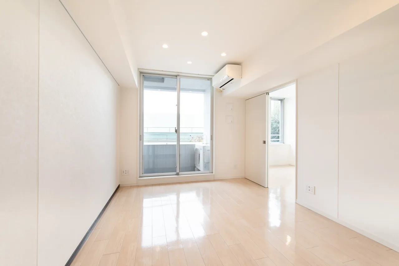 Apartments Motoazabu Uchidasaka - Interior - ["Flooring", "Floor", "Ceiling"]