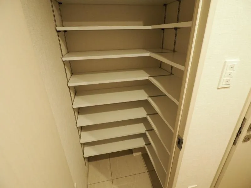 One Roof Residence Ueno Okachimachi - Interior - ["Fixture", "Wood", "Shelving"]