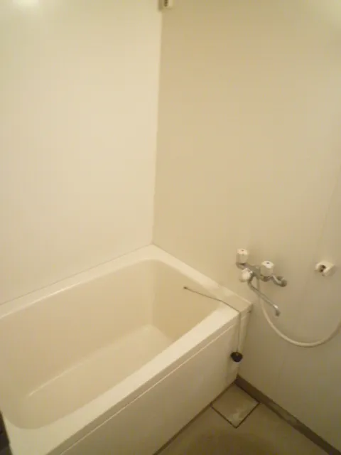 Stage Grande Hongo - Interior - ["Flooring", "Floor", "Plumbing fixture"]