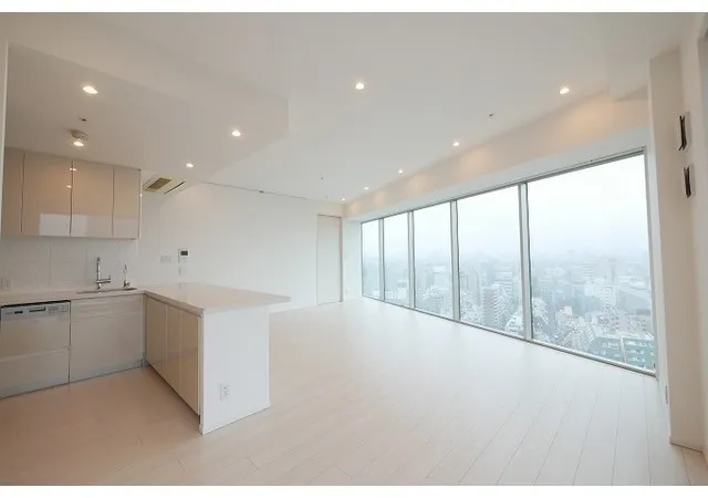 Comforia Shinjuku East Side Tower - Interior - ["Floor", "Flooring", "Interior design"]