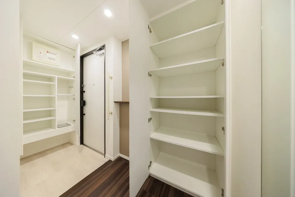 Hmlet Shinjuku Tower - Interior - ["Flooring", "Wood", "Floor"]