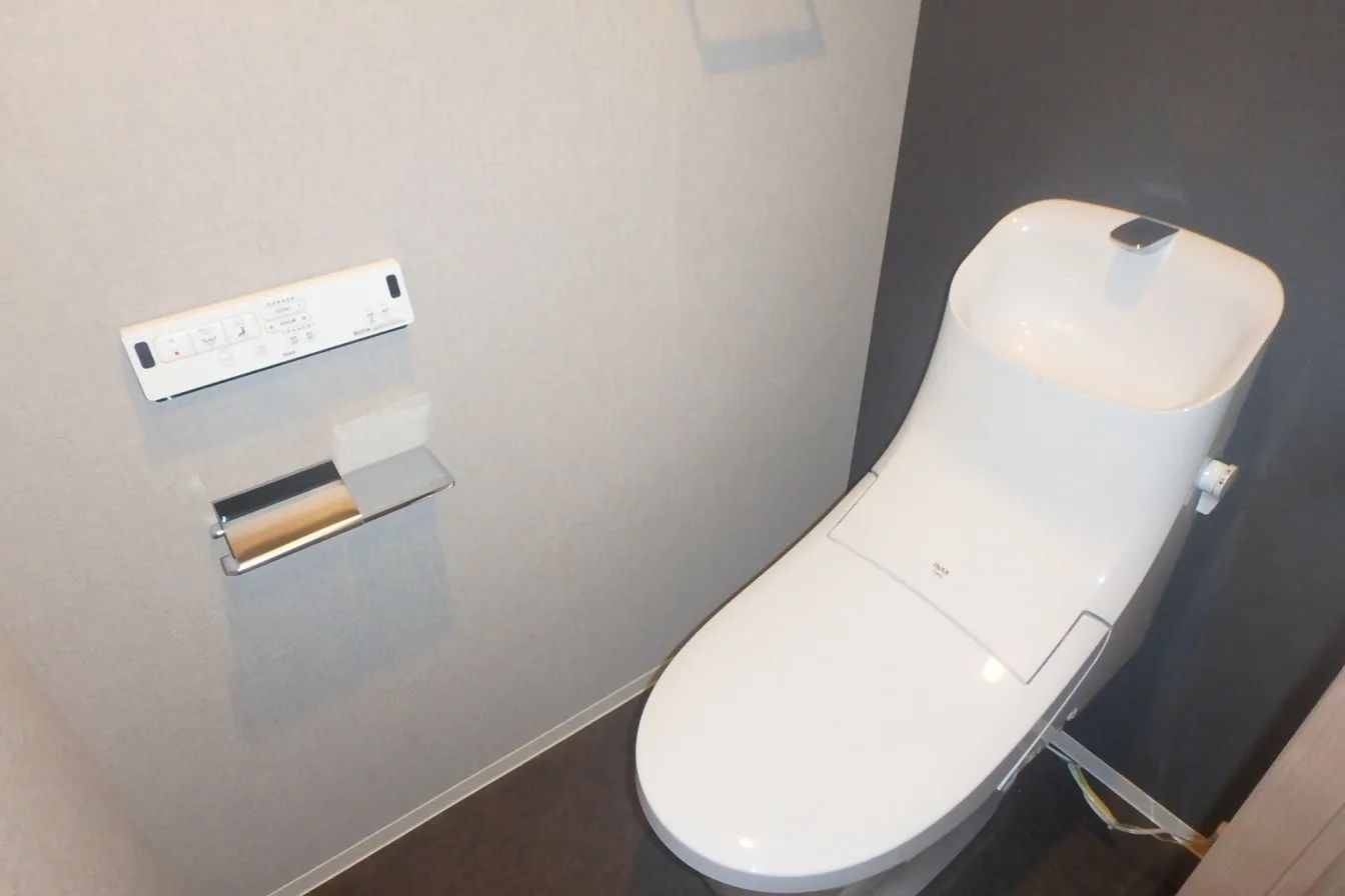 Gran Casa Nihonbashi Hamacho - Interior - ["Toilet seat", "Toilet", "Plumbing fixture"]