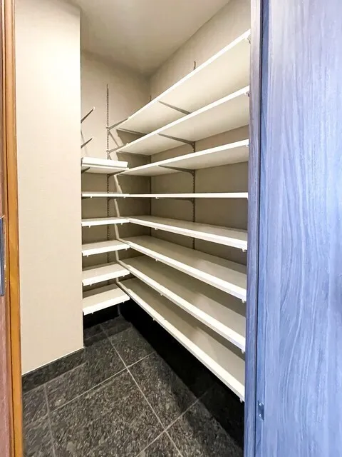 Royal Parks Ariake - Interior - ["Wood", "Shelving", "Flooring"]