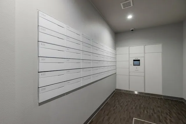 Asyl Court Shoto - Other - ["Flooring", "Ceiling", "Locker"]