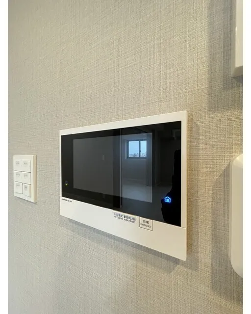 Comforia Liv Minamisunamachi East - Interior - ["Electronic device", "Display device", "Technology"]