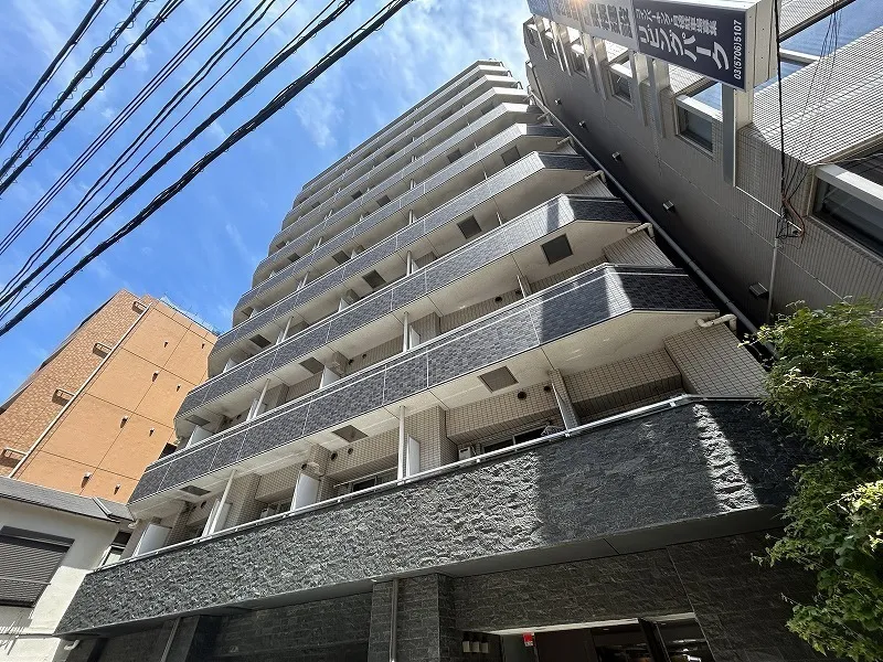 Due Kamata - Exterior - ["Building", "Sky", "Cloud"]