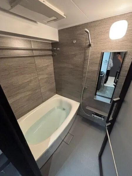EXAM AKASAKA - Interior - ["Flooring", "Floor", "Plumbing fixture"]