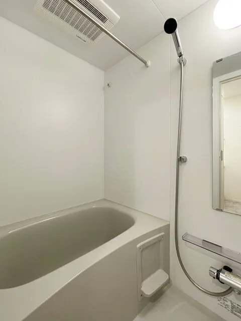 ASTILE Harajuku - Interior - ["Plumbing fixture", "Building", "Property"]