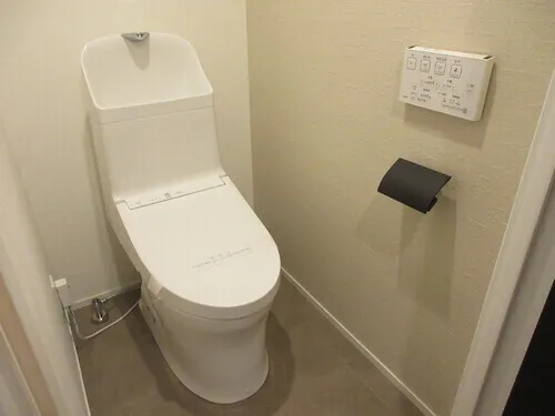 Löwenheim Tokiwadai - Interior - ["Toilet seat", "Toilet", "Flooring"]