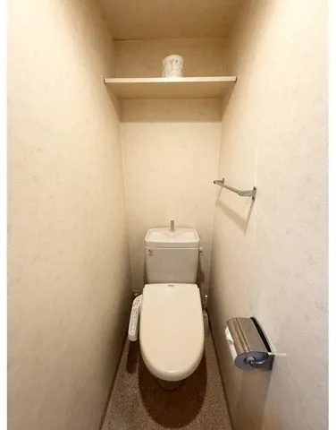 Doel Inn Tsukishima - Interior - ["Toilet seat", "Toilet", "Flooring"]