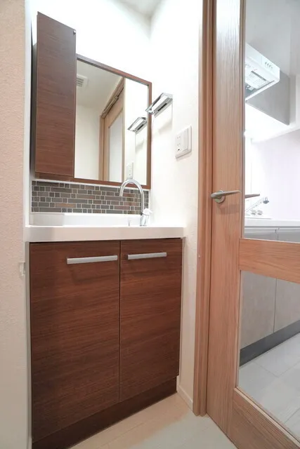 CREATIF Bunkyo Sendagi - Interior - ["Wood", "Bathroom cabinet", "Flooring"]
