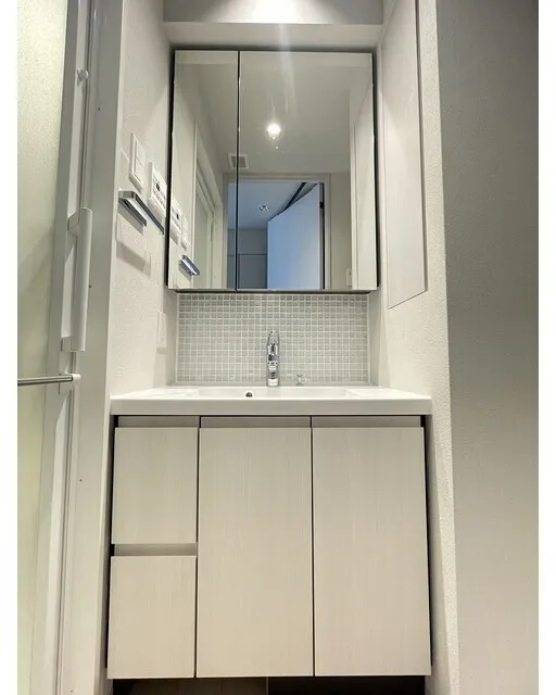 Season Flats Omorinishi - Interior - ["Flooring", "Interior design", "Floor"]