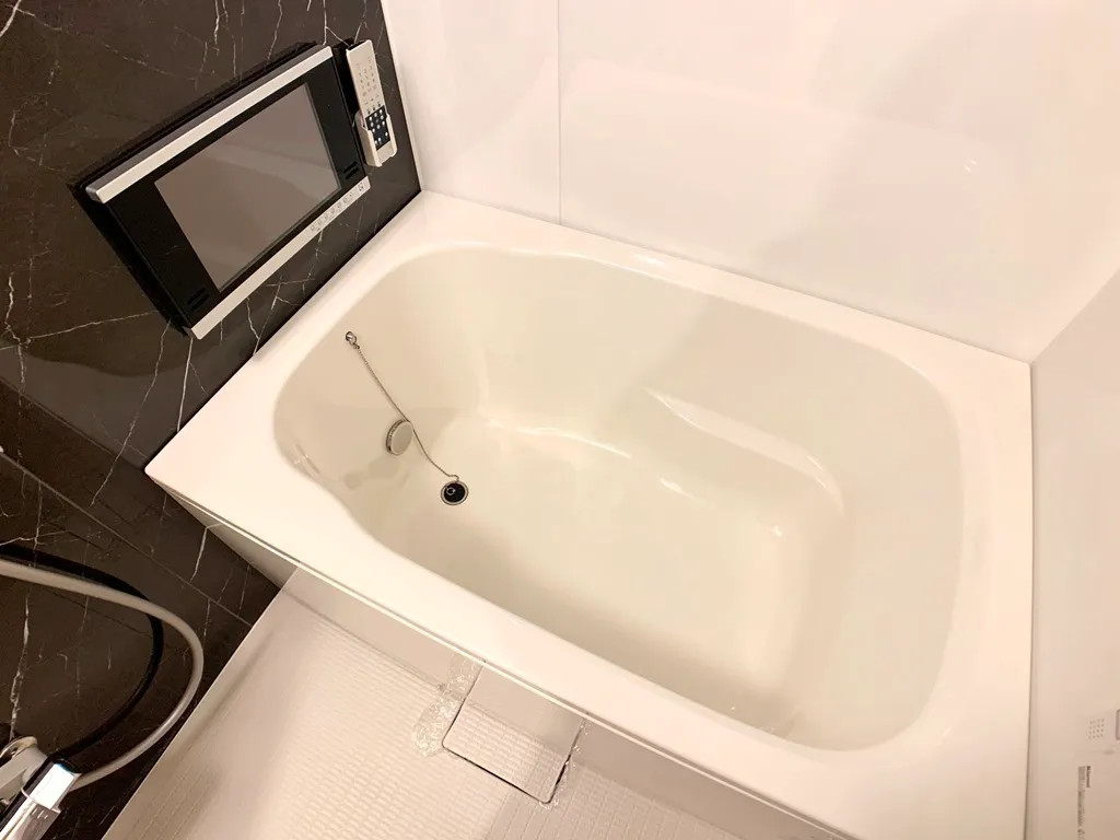Orchid Residence Morishita - Interior - ["Brown", "Bathtub", "Tap"]