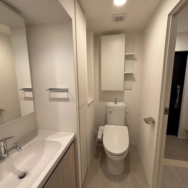 Park Axis Shinagawa Tennozu Isle - Interior - ["Floor", "Flooring", "Plumbing fixture"]