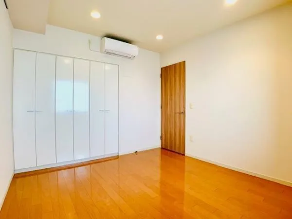 Brillia Ist Sangenjaya Blossom Terrace - Interior - ["Flooring", "Floor", "Wood flooring"]