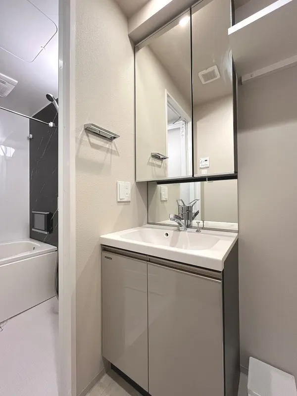 Orchid Residence Morishita - Interior - ["Plumbing fixture", "Flooring", "Floor"]