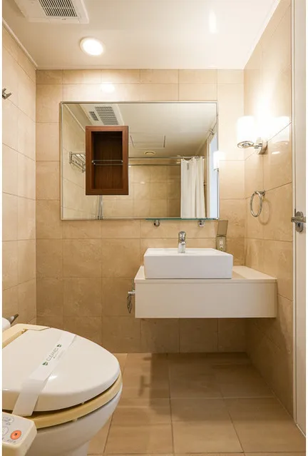 Frontier Residence The Tower Shinagawa - Interior - ["Bathroom", "Toilet seat", "Bathroom Sink"]