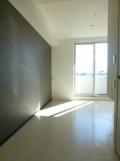 RESIDIA Ikebukuro West - Interior - ["Building", "Window", "Fixture"]