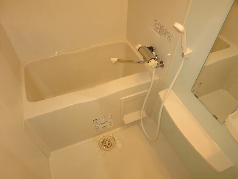 Esty Maison Oshima - Interior - ["Plumbing fixture", "Bathtub", "Bathroom"]