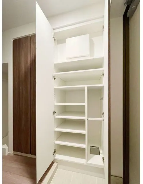 Comforia Live Shimura 3-Chome - Interior - ["Wood", "Flooring", "Floor"]