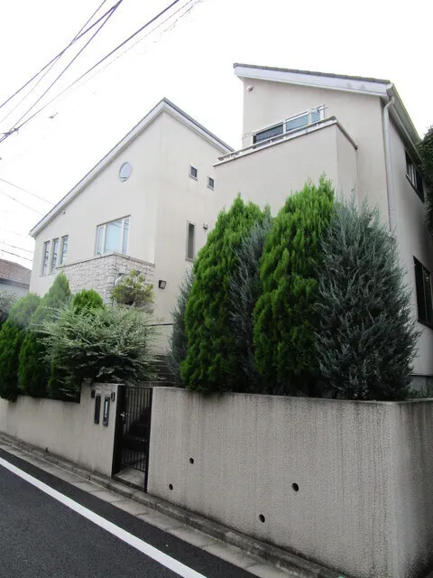 Maison De Beauté - Exterior - ["Shrub", "Concrete", "Hedge"]