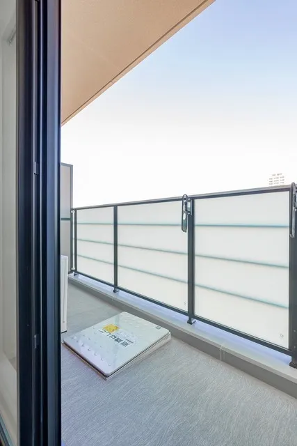 Terrace Kitasenju - Interior - ["Handrail", "Glass", "Metal"]