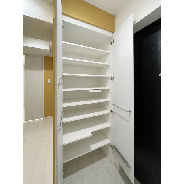 Muple Ikegami - Interior - ["Furniture", "Fixture", "Wood"]
