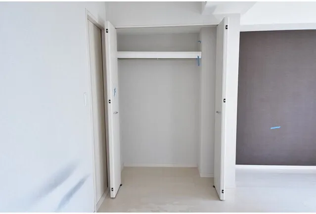 Polar Oku - Interior - ["Wall", "Flooring", "Wood"]
