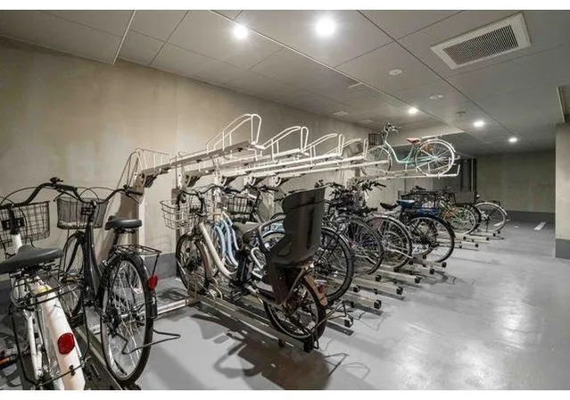 LUMIEC BUNKYO SENGOKU - Exterior - ["Bicycle frame", "Ceiling", "Bicycle"]