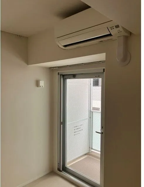 Hiroshin Building - Interior - ["Ceiling", "Interior design", "Flooring"]