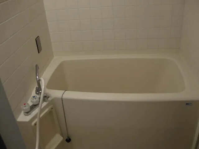 Shibaura Square Heights - Interior - ["Floor", "Bathtub", "Flooring"]