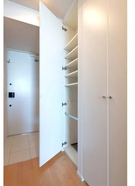 Comforia Omori DEUX - Interior - ["Flooring", "Wood", "Floor"]