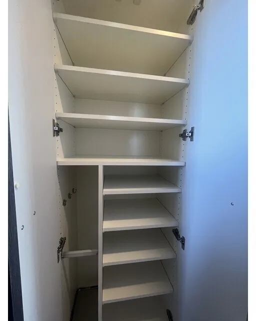Comfortia Liv Itabashi Honcho - Interior - ["Shelving", "Shelf", "Household hardware"]