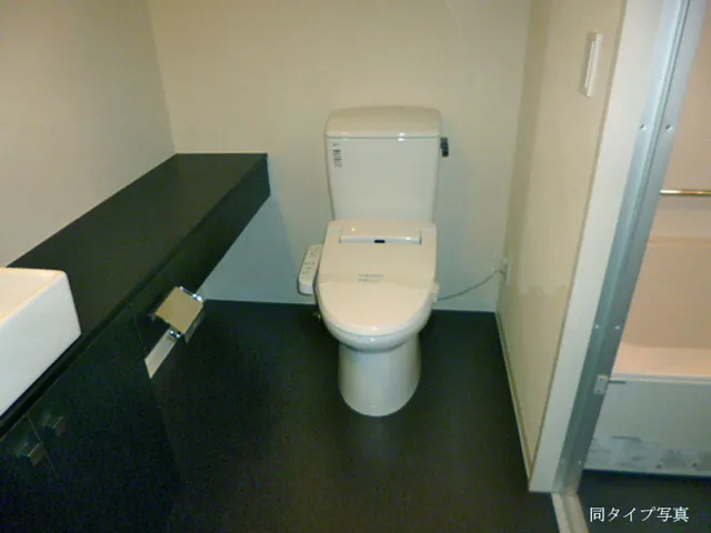 Grand Heights Takadanobaba - Interior - ["Toilet seat", "Toilet", "Building"]