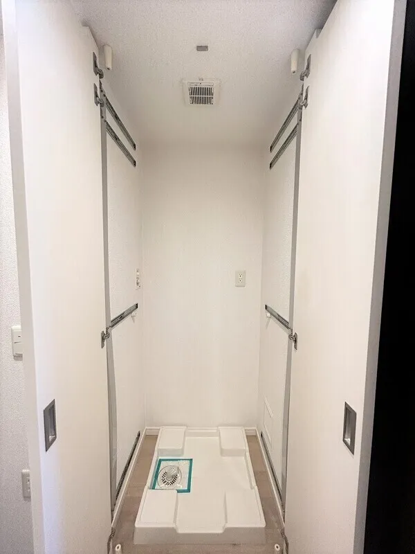 Esty Maison Toyosu Residence - Interior - ["Flooring", "Floor", "Composite material"]