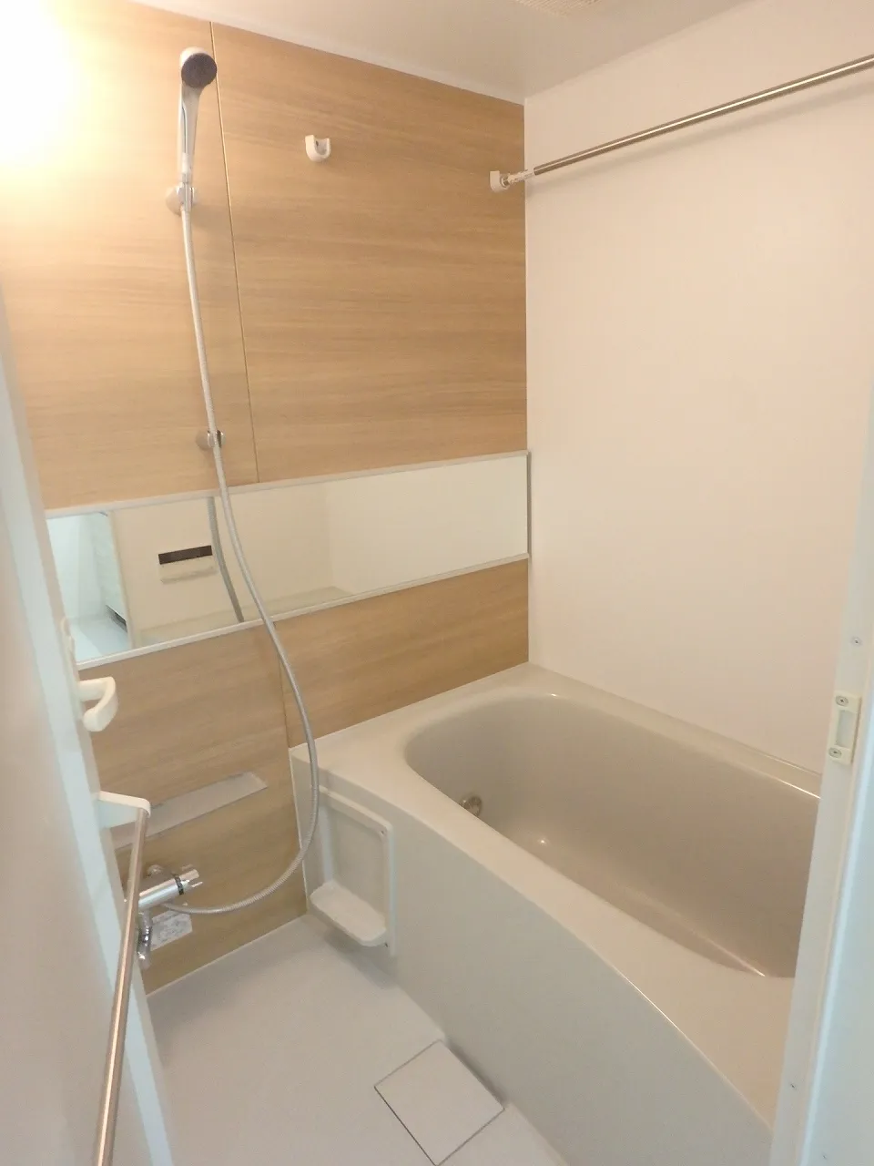HF Ryogoku Residence - Interior - ["Bathtub", "Plumbing fixture", "Building"]