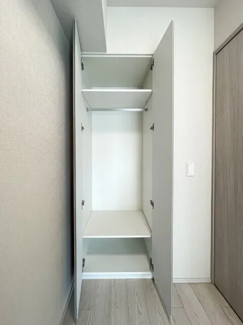 Brookside Residence Kiba - Interior - ["Wall", "Flooring", "Wood"]