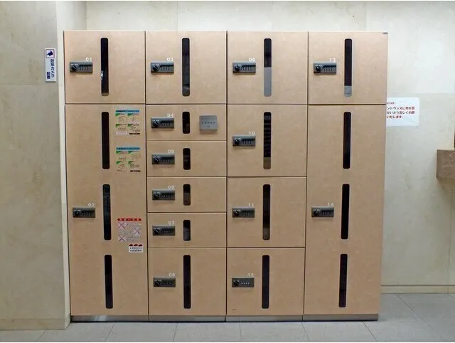 El Grampia - Other - ["Locker", "Wood stain", "Plywood"]