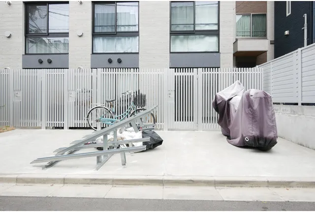 V-Style Hatagaya - Other - ["Composite material", "Concrete", "Metal"]