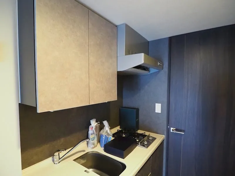 RESIDIA Monzen-Nakacho Place - Interior - ["Table", "Building", "Computer keyboard"]