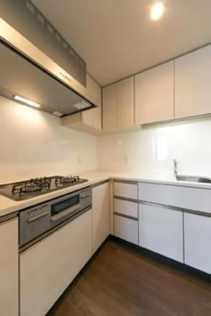 Park Axis Akasakamitsuke - Interior - ["Cabinetry", "Countertop", "Building"]