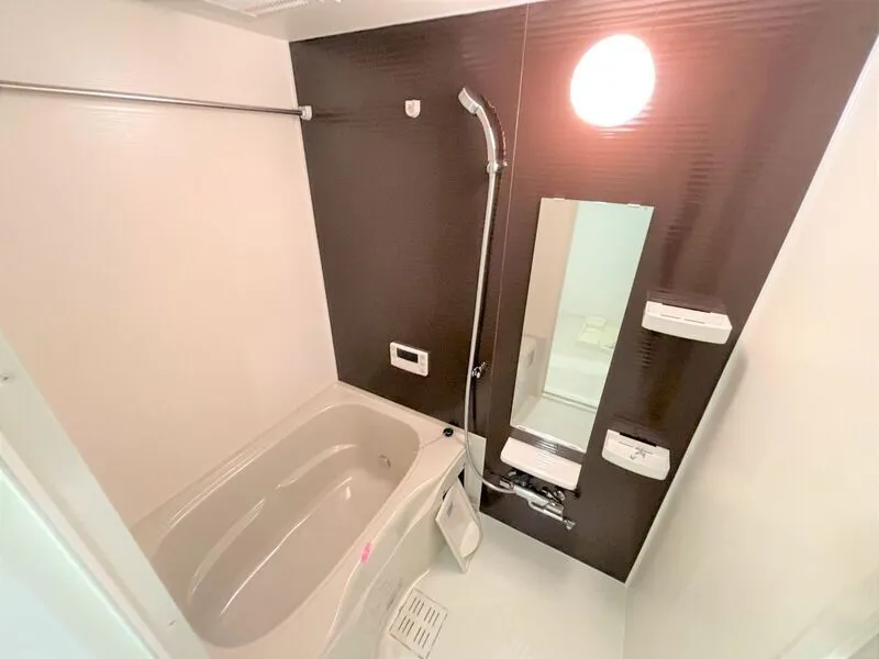 D.Clarest Honjo Higashi FJRE - Interior - ["Plumbing fixture", "Bathroom", "Bathtub"]