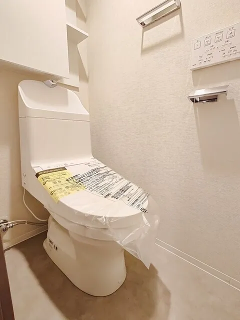 Brookside Residence Kiba - Interior - ["Toilet seat", "Toilet", "Flooring"]