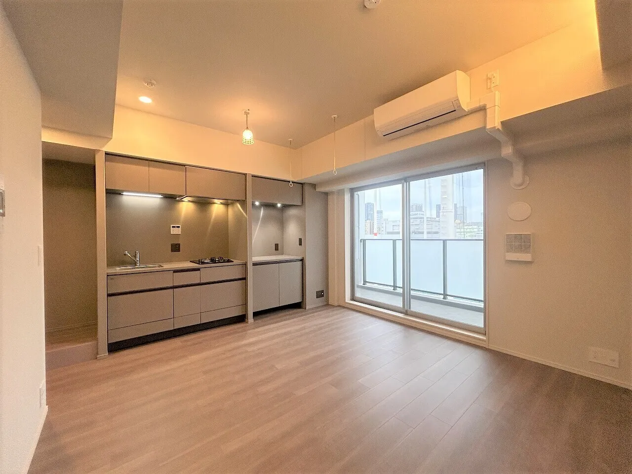 Blanchiesta Kiba - Interior - ["Flooring", "Floor", "Ceiling"]