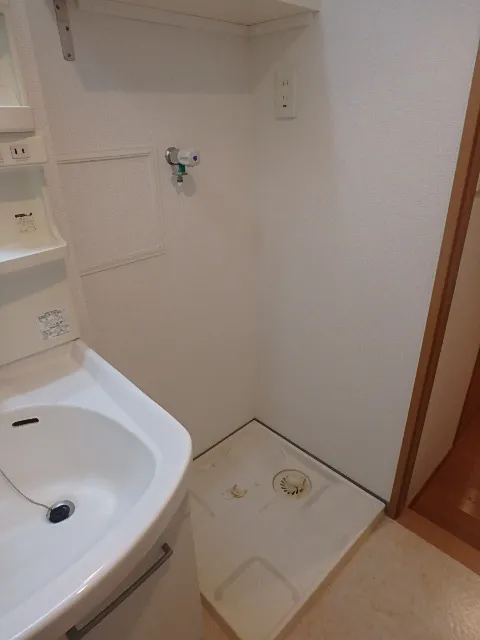 Nihonbashi First Residence - Interior - ["Property", "Plumbing fixture", "Bathroom sink"]